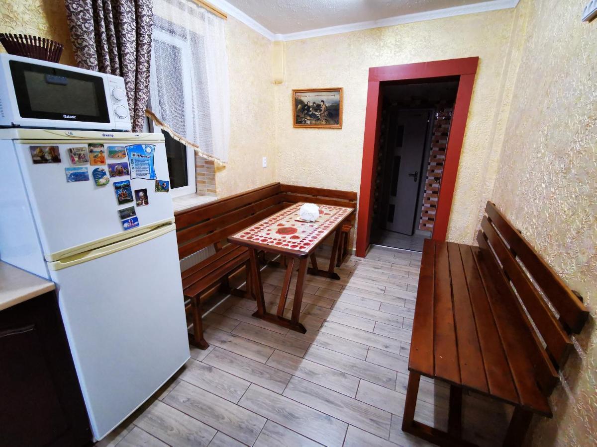 Міні Квартал Otel Yahotyn Dış mekan fotoğraf